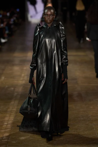 Look 7